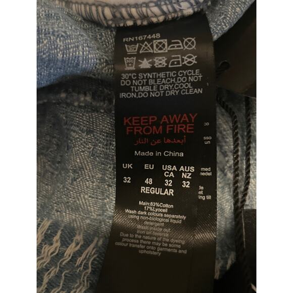 NWT boohooMAN Men's Relaxed Fit Fabric Interest Jeans Light Blue 32R Inseam 31 - Picture 5 of 7